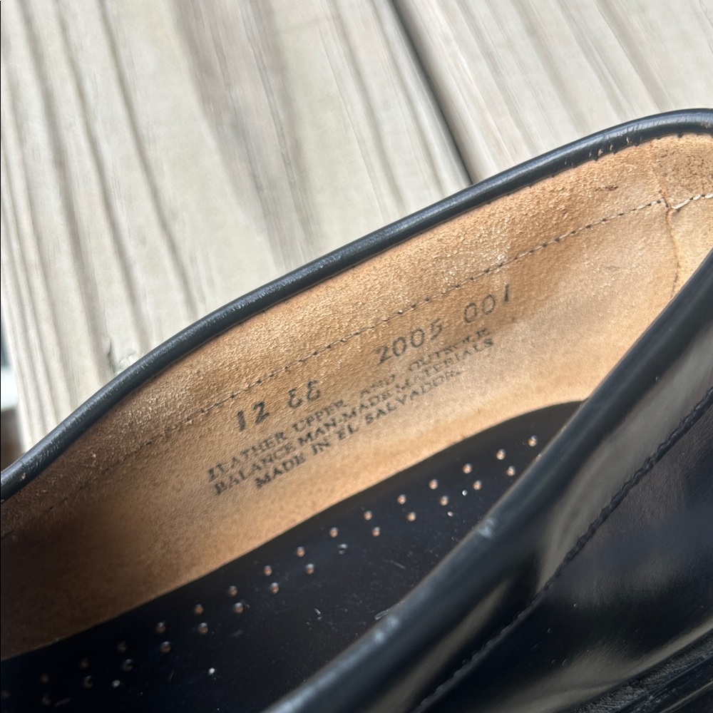 G.H. Bass Weejuns Black Leather Penny Loafers - Picture 3 of 14